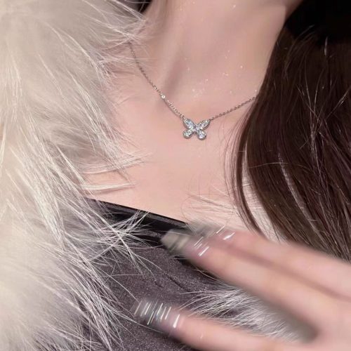 18K White Gold Sapphire Butterfly  Pendant Necklaces photo review