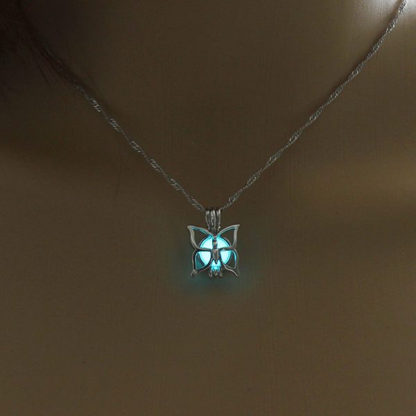luminous-butterfly-necklace_light_blue