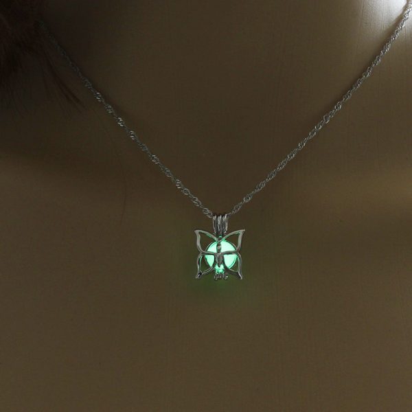 luminous-butterfly-necklace_light_green